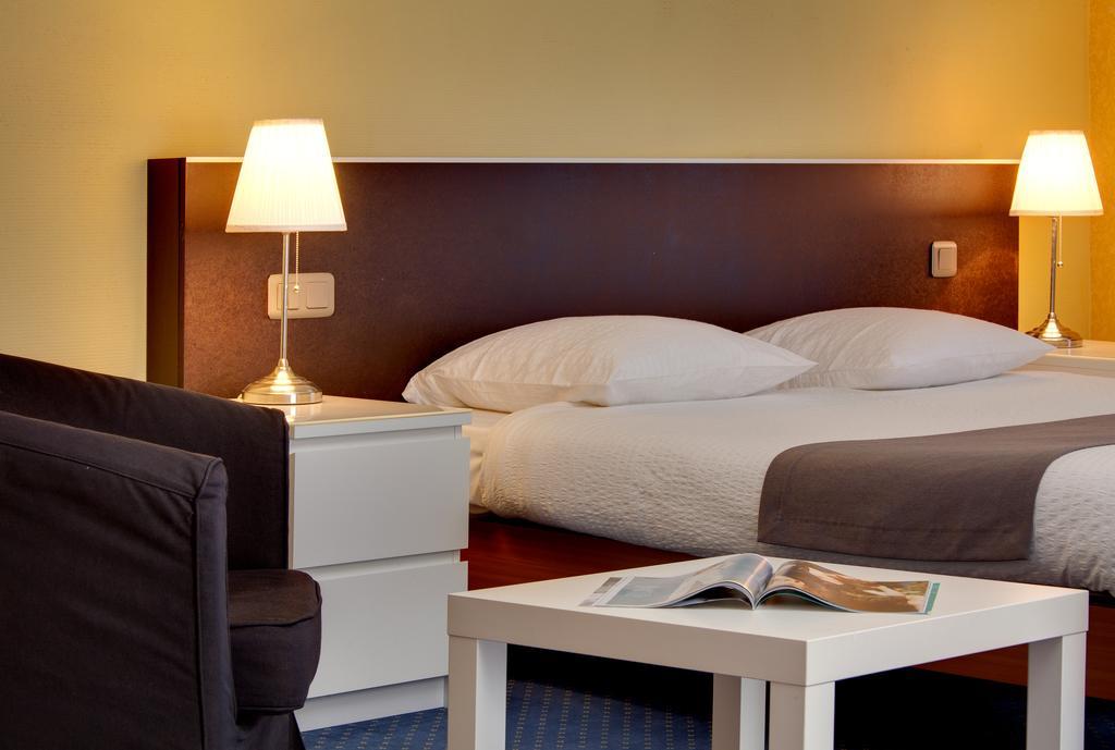 Le Troncais Hotel Saint-Bonnet-Troncais ภายนอก รูปภาพ