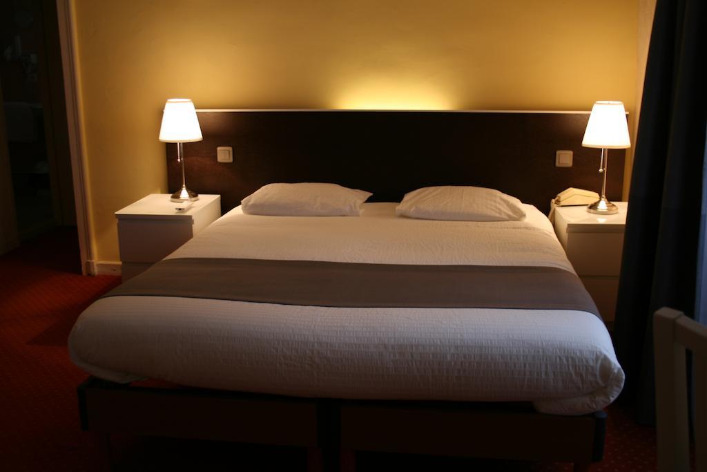 Le Troncais Hotel Saint-Bonnet-Troncais ห้อง รูปภาพ